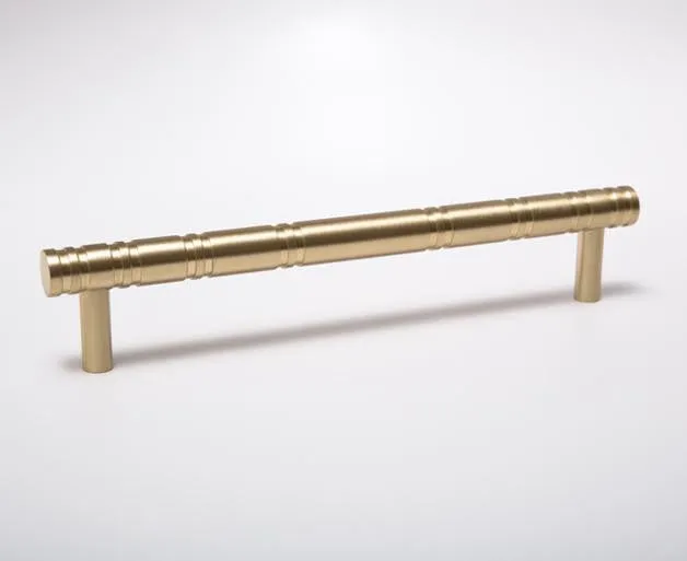 Reveal-06 Handle