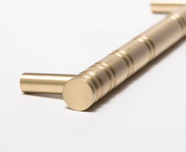 Reveal-06 Handle