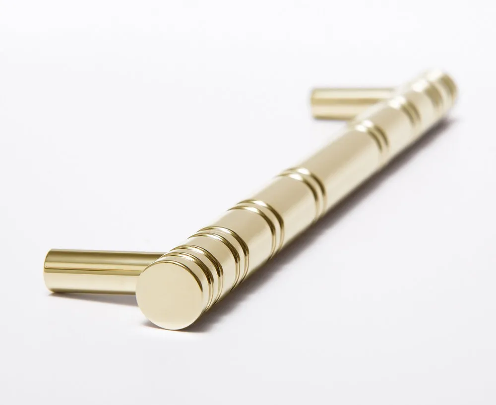 Reveal-06 Handle