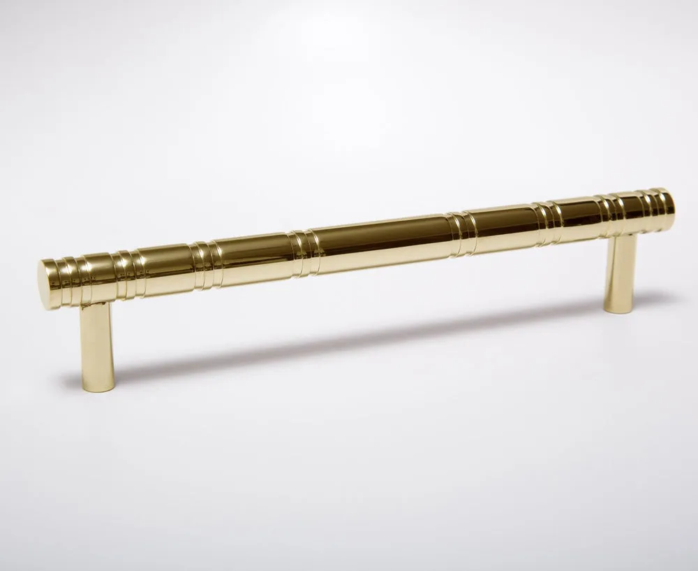 Reveal-06 Handle