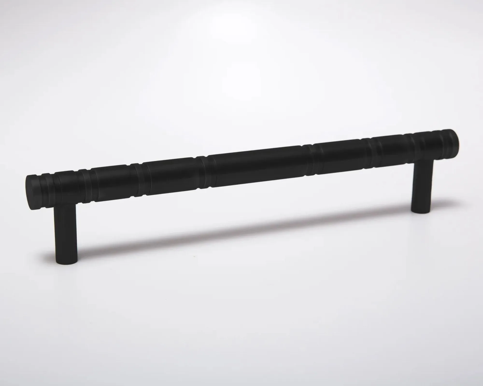 Reveal-06 Handle
