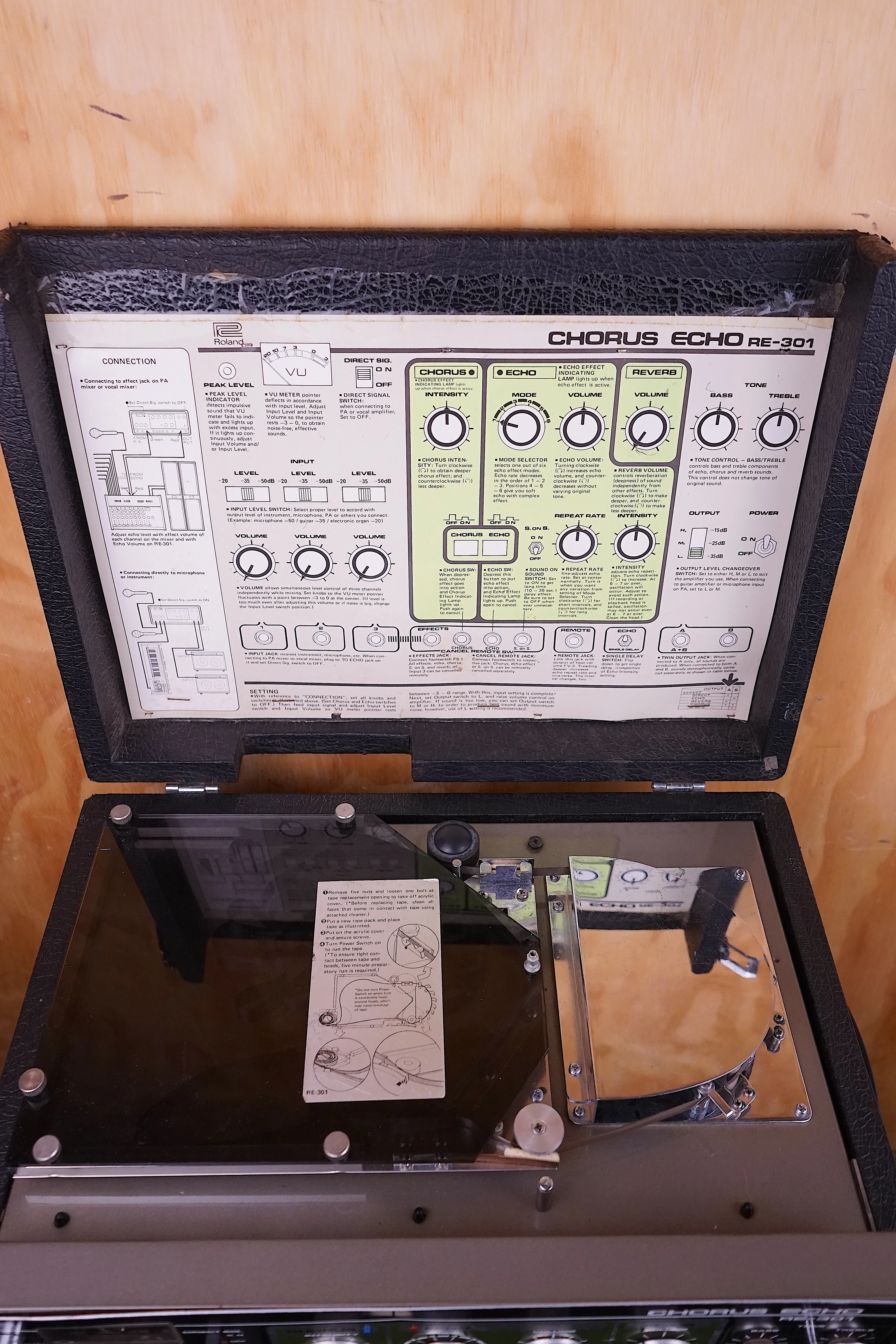 Roland RE-301 Space Echo, (Used)