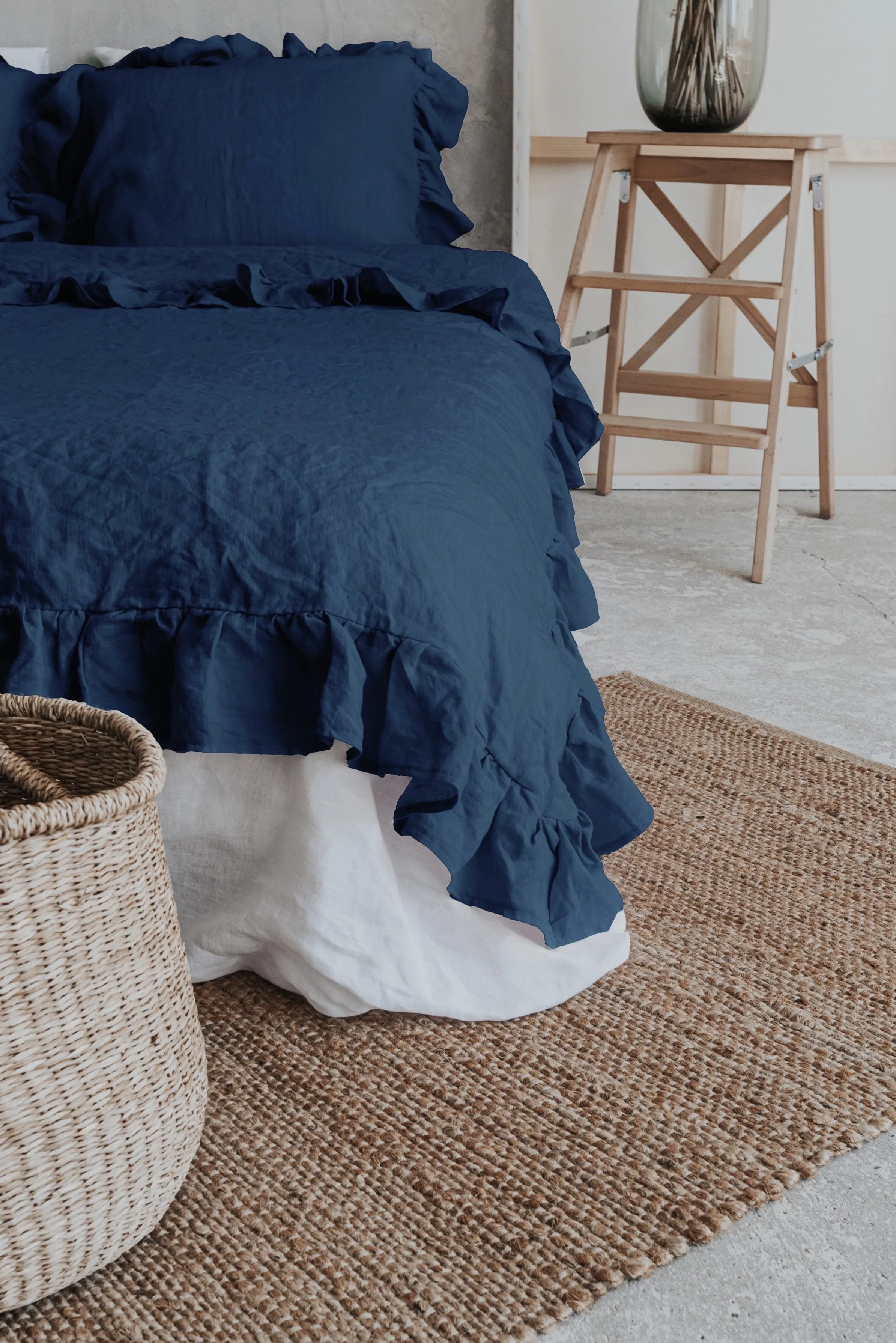 Ruffle Duvet Cover and Pillowcases Set - Dark Blue