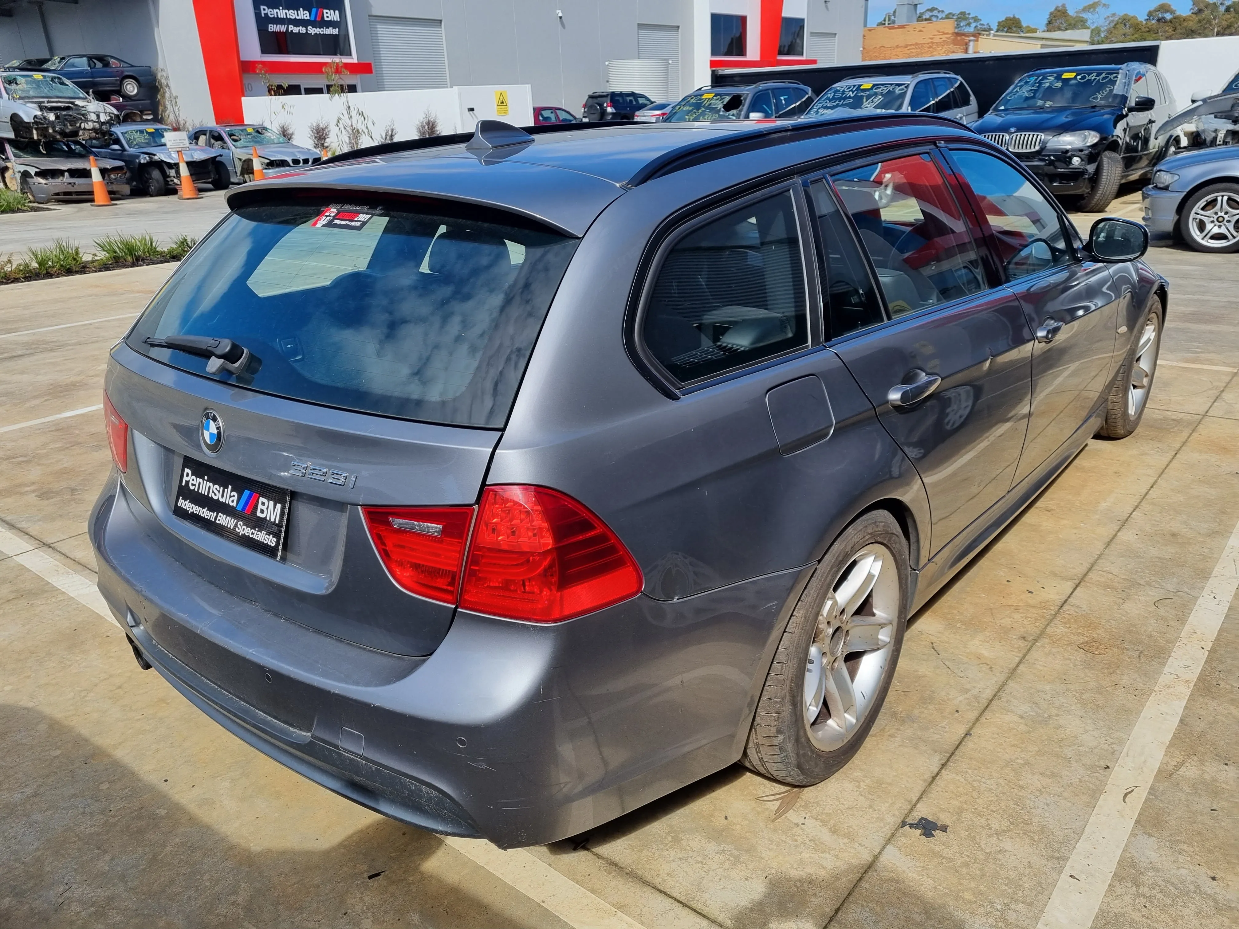 S2929 3' E91 LCI Touring 323i N52N AUTO 2011/04