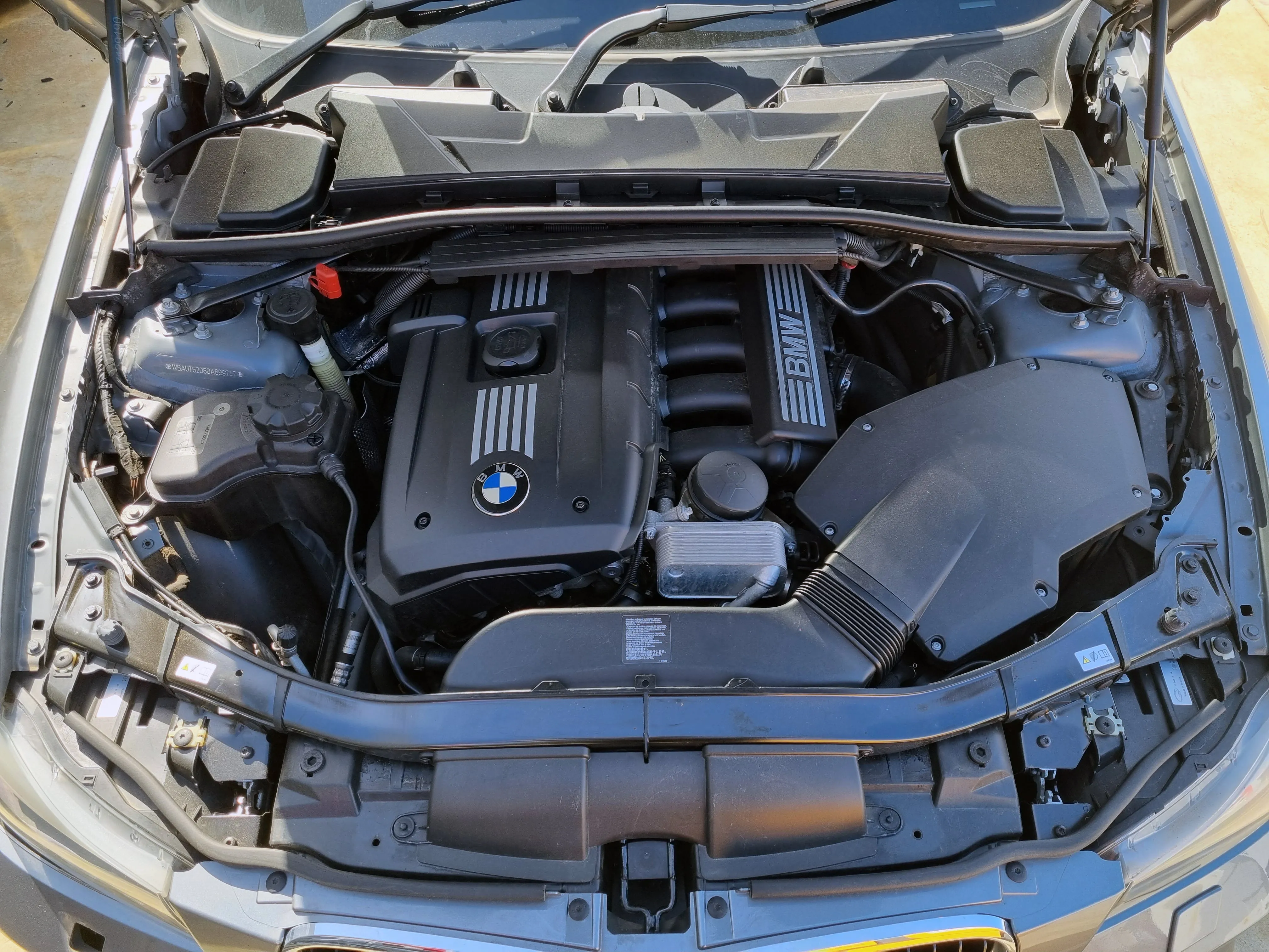 S2929 3' E91 LCI Touring 323i N52N AUTO 2011/04