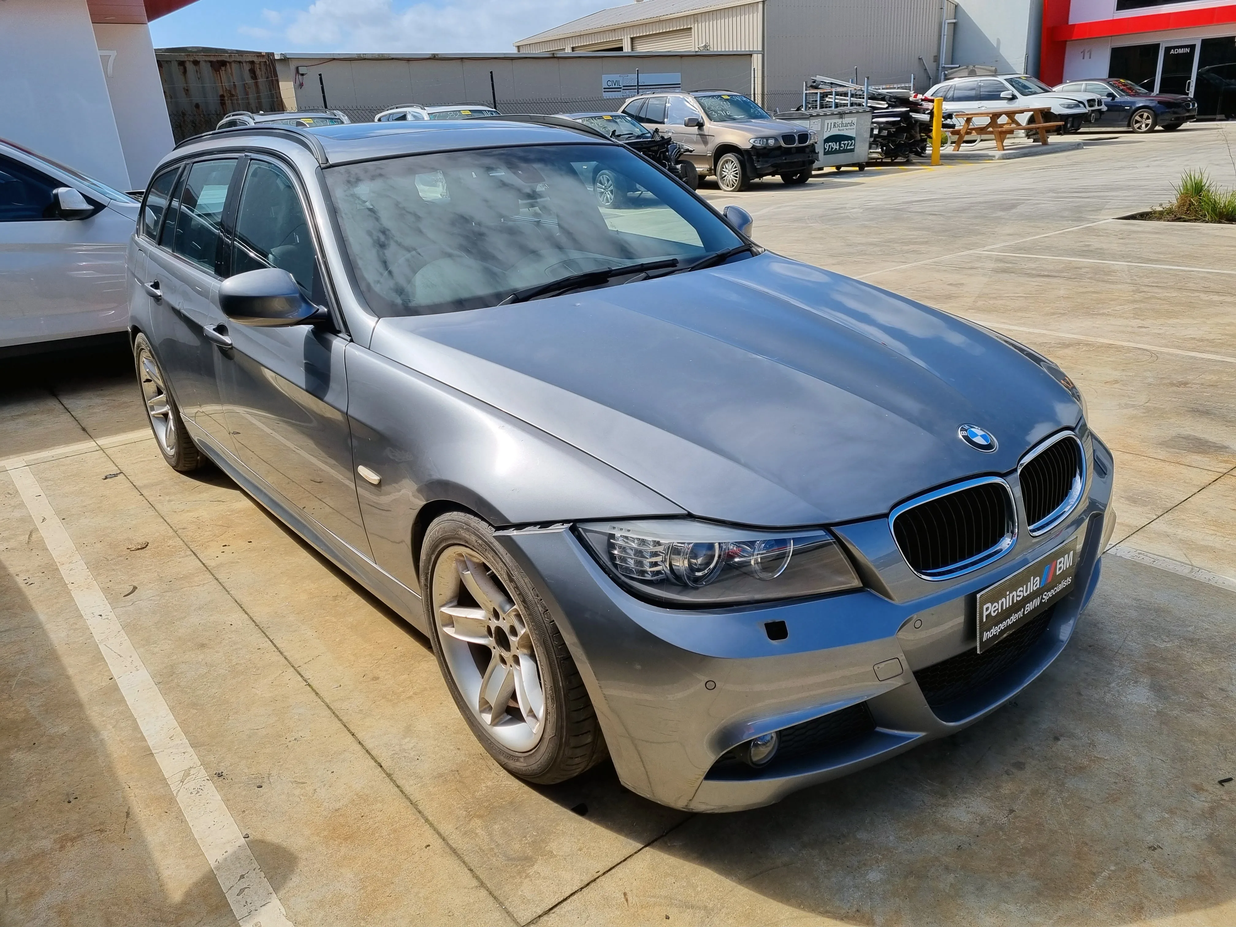S2929 3' E91 LCI Touring 323i N52N AUTO 2011/04