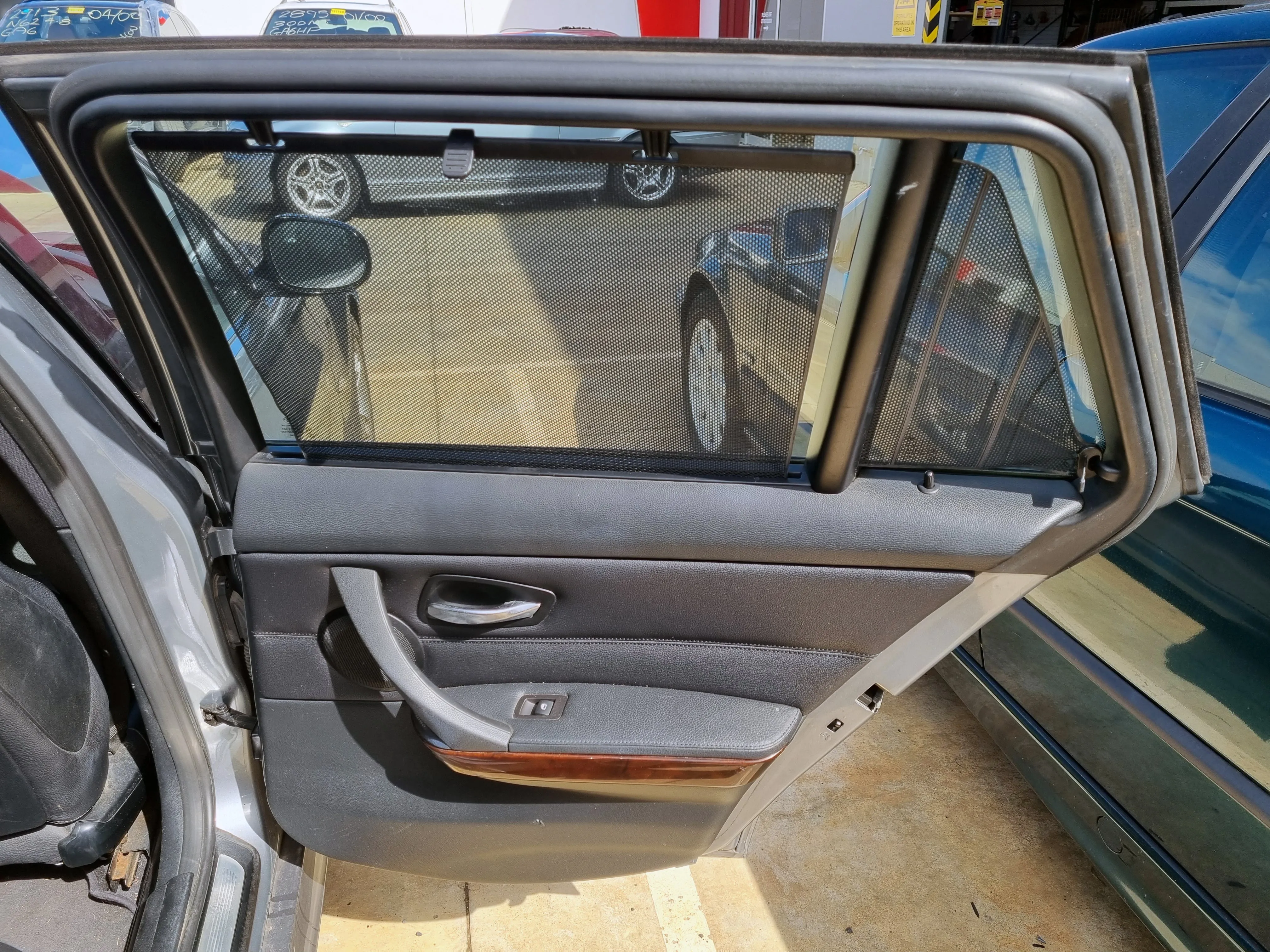 S2929 3' E91 LCI Touring 323i N52N AUTO 2011/04