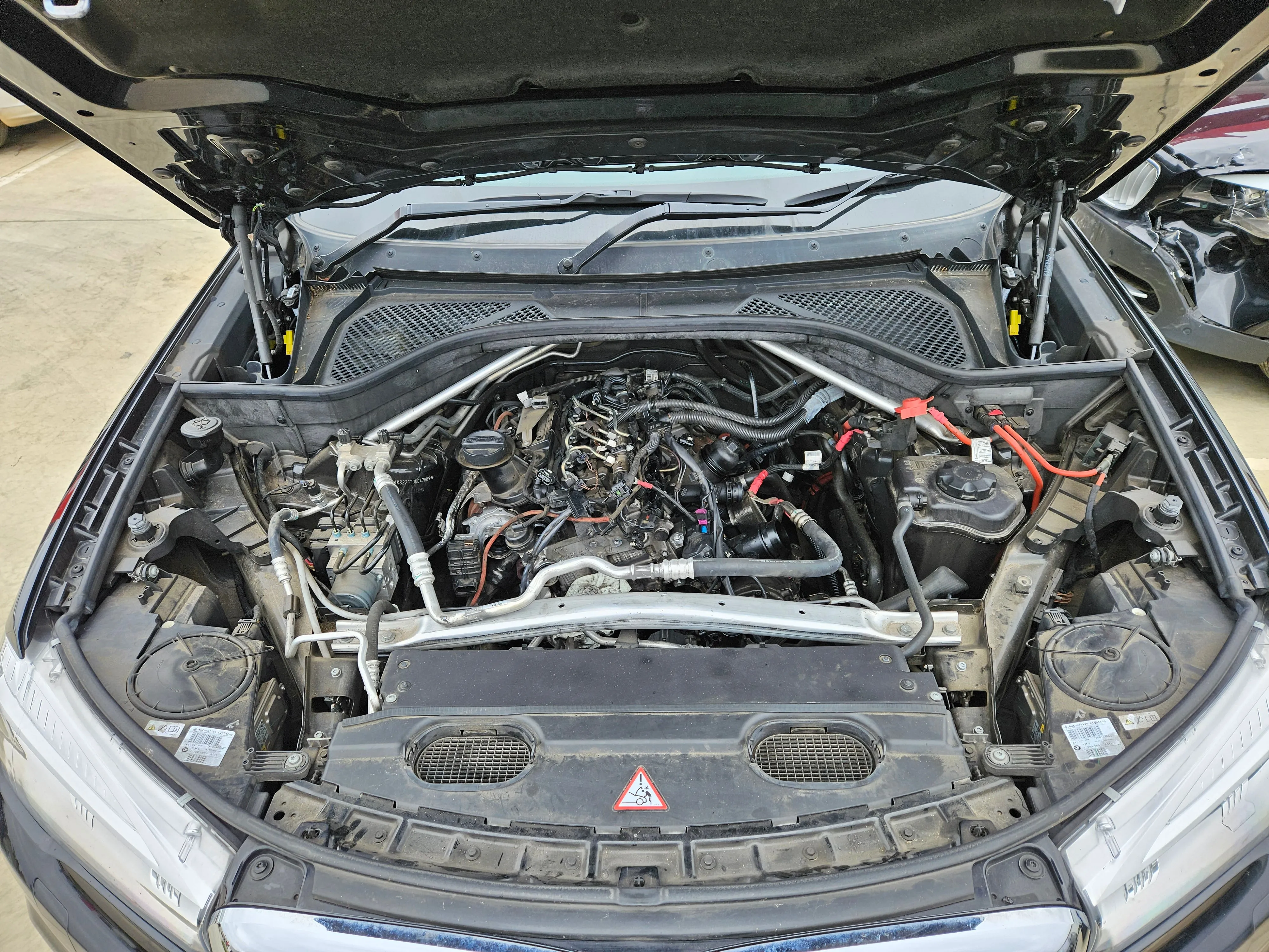 S3084 X5 F15 SAV 25dX N47S1 AUTO 2013/12