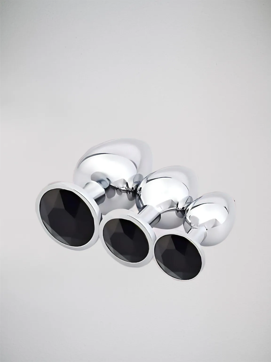 Scandals Metal Butt Plug with Crystal - Temperature Responsive Aluminium Plug