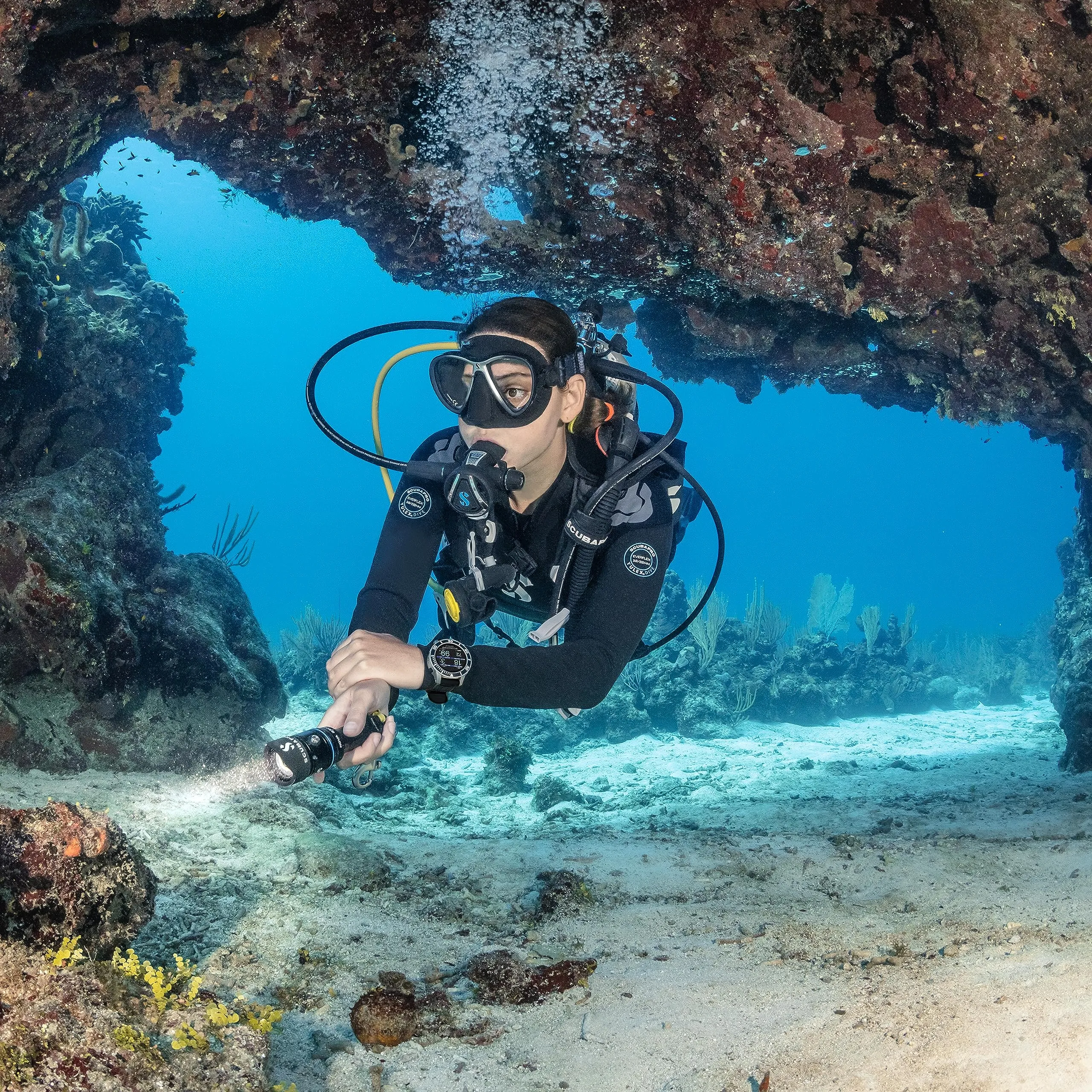 SCUBAPRO Nova 850R Diving Light