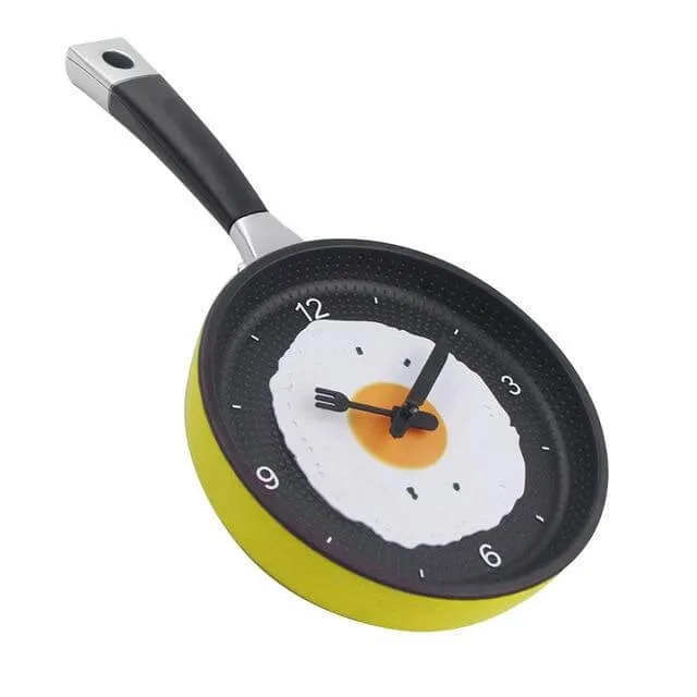 SizzleTime | Quirky Frying Pan Wall Clock