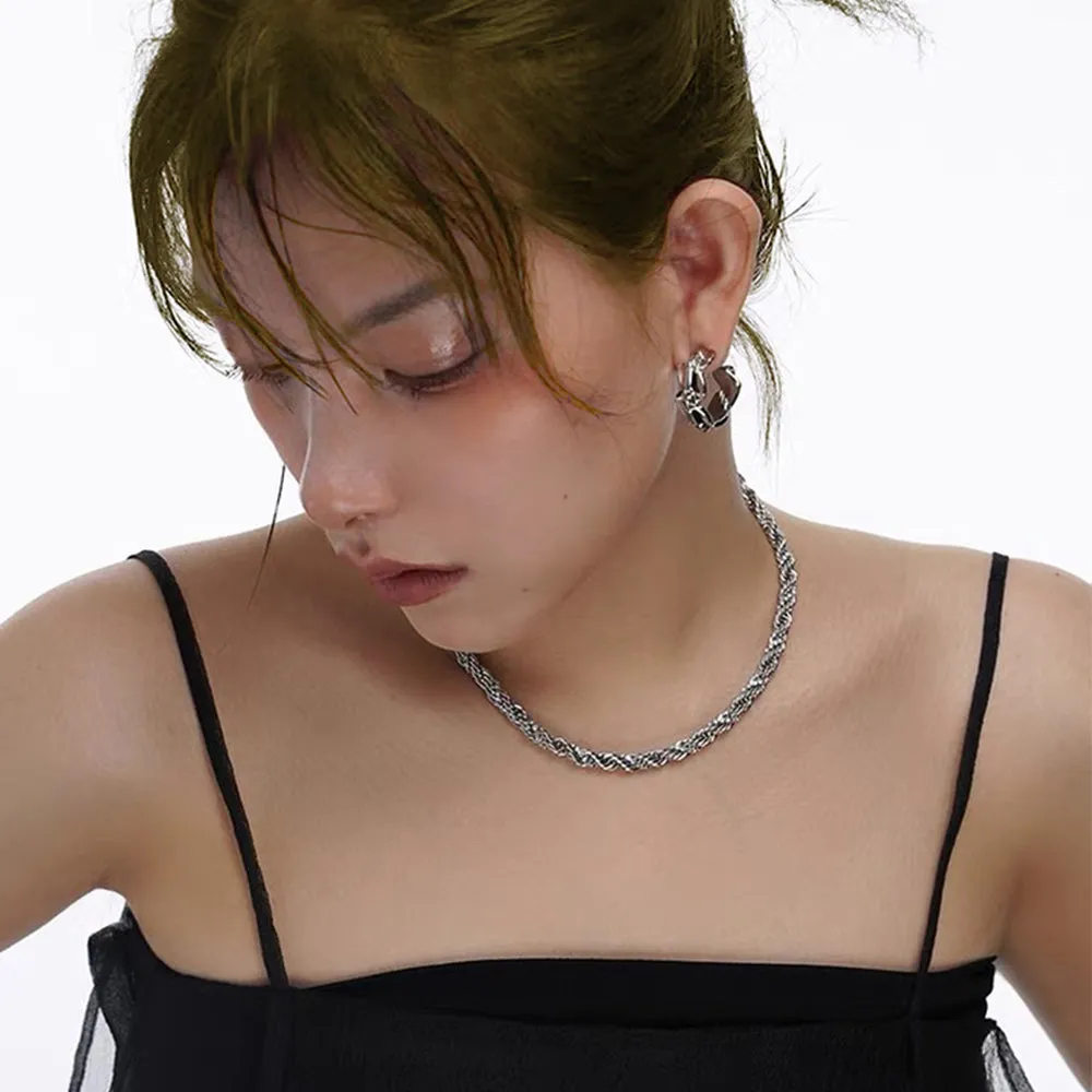 Snake-shaped winding necklace