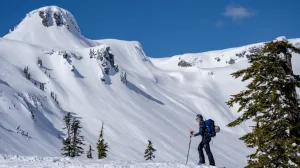 Snoqualmie Pass Backcountry Skiing & Splitboarding