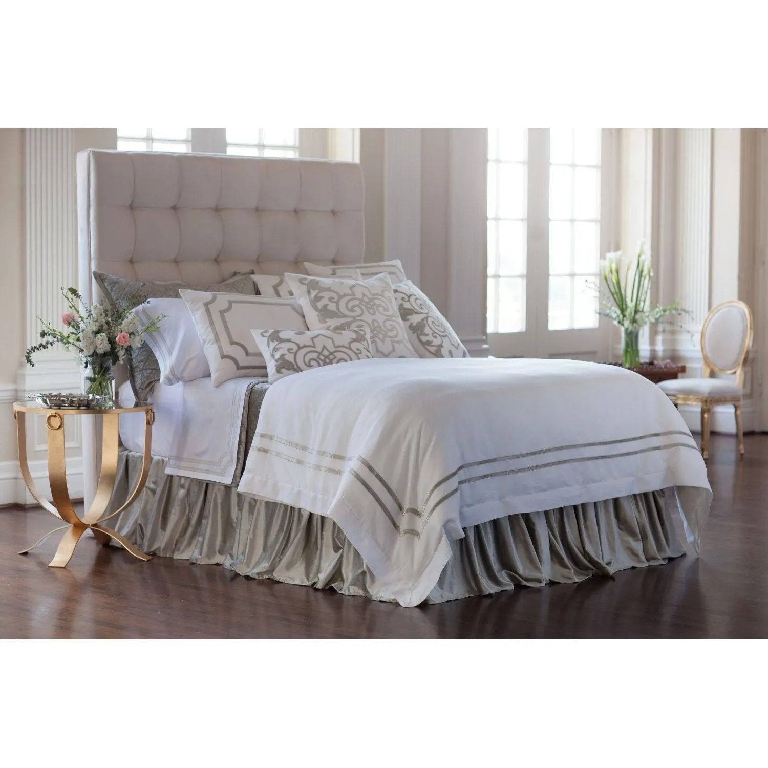 SoHo White Linen with Ice Silver Velvet Trim Duvet