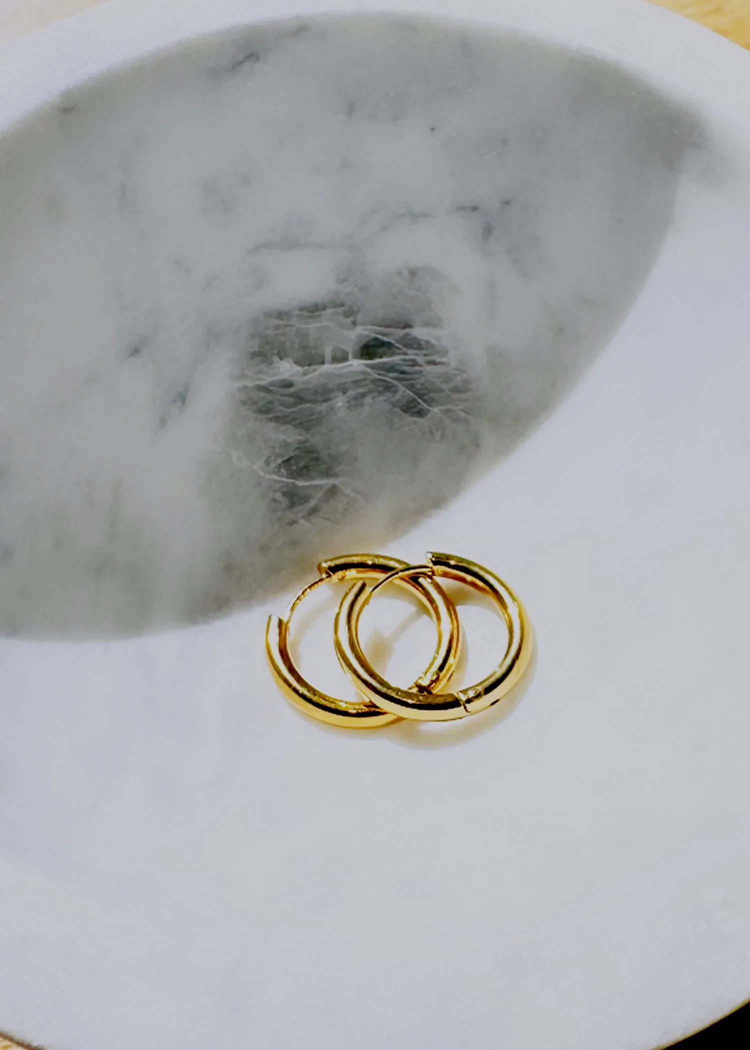 The "Zuri" Simple Hoop Earring