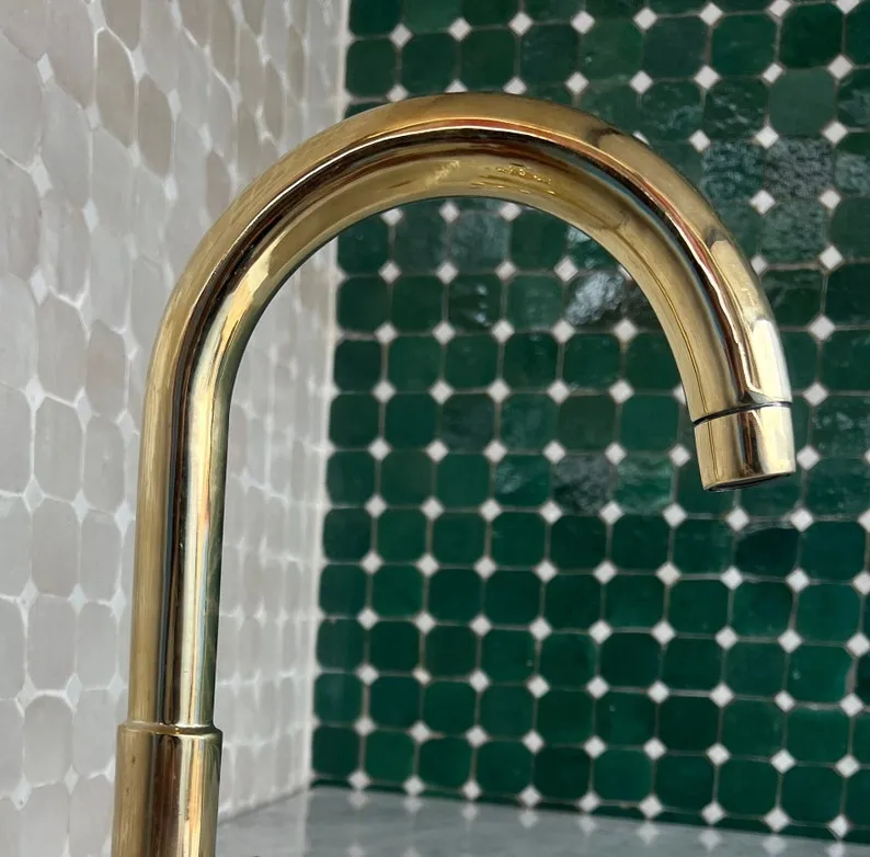 Three-Hole Bathroom Faucet with Simple Handles - Elegant and Functional Design