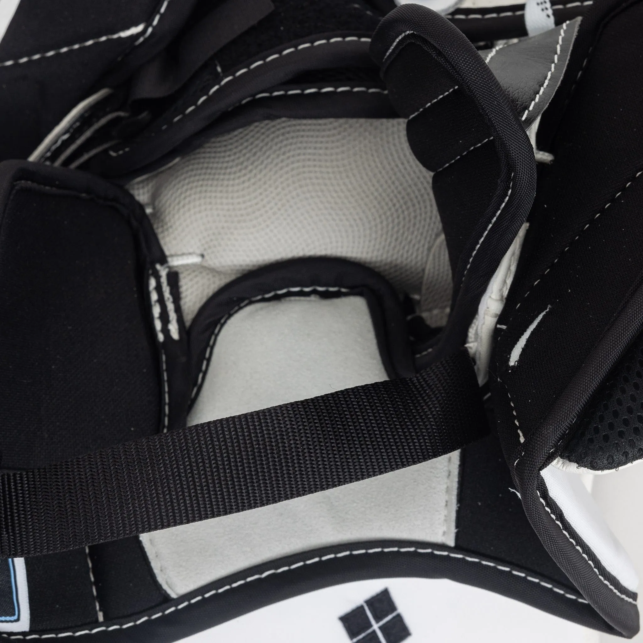 TRUE HZRDUS PX4 Senior Goalie Catcher - Domestic 580
