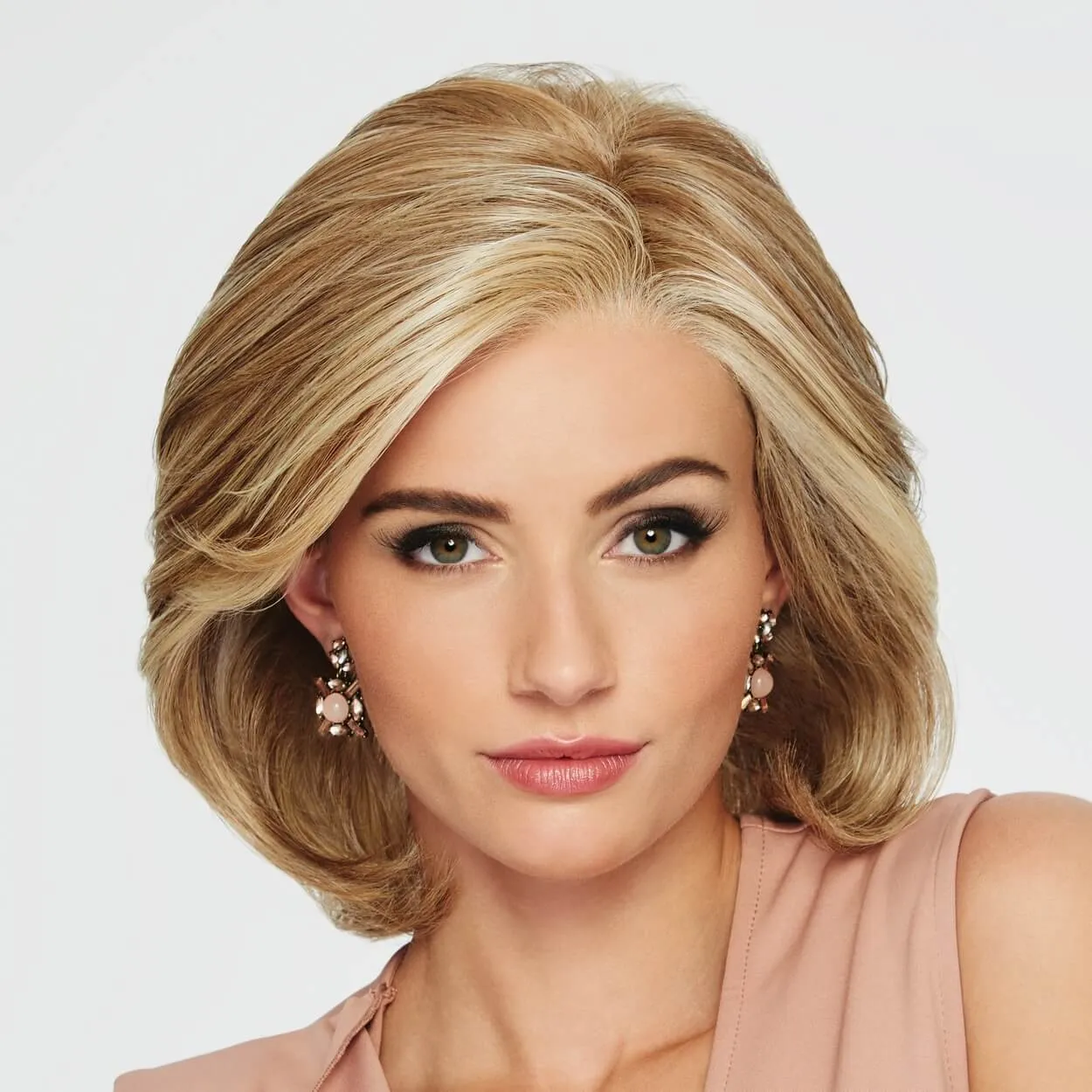 Upstage by Raquel Welch (100% Hand Tied Lace Front-Mono Top Wig)