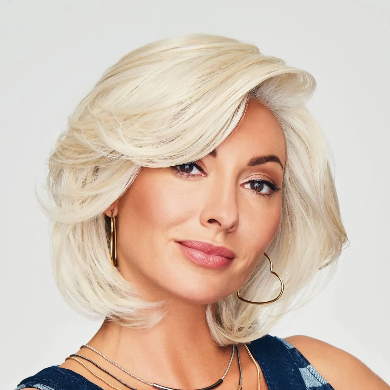 Upstage Large by Raquel Welch (100% Hand Tied Lace Front-Mono Top Wig)