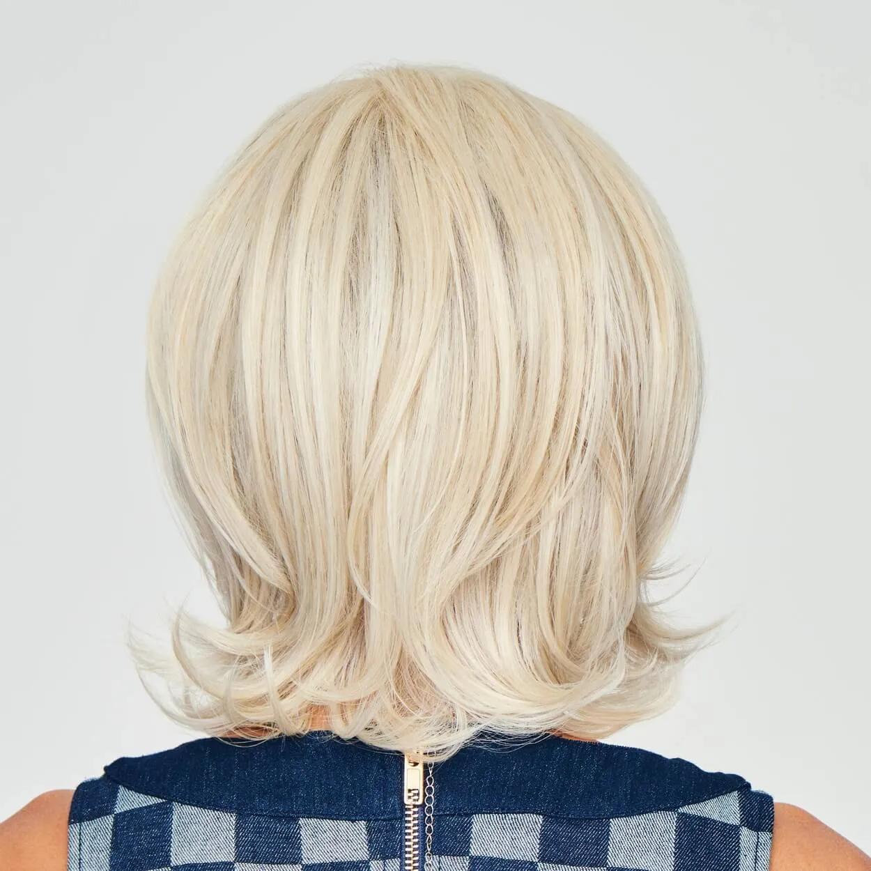 Upstage Large by Raquel Welch (100% Hand Tied Lace Front-Mono Top Wig)