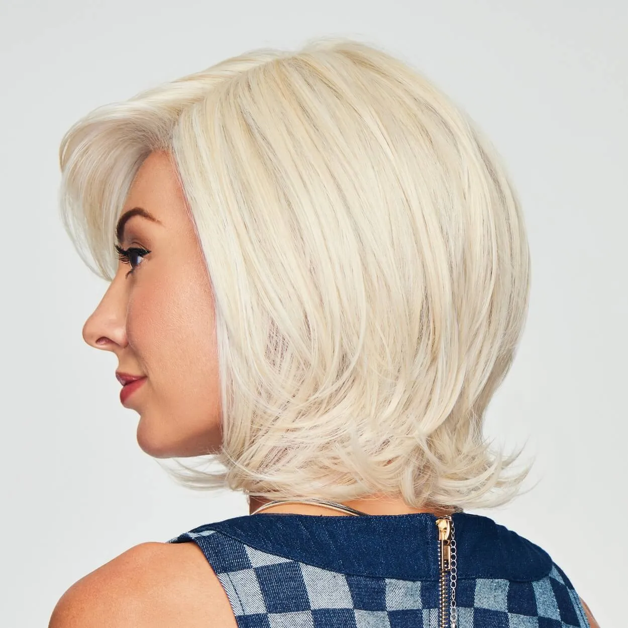 Upstage Large by Raquel Welch (100% Hand Tied Lace Front-Mono Top Wig)