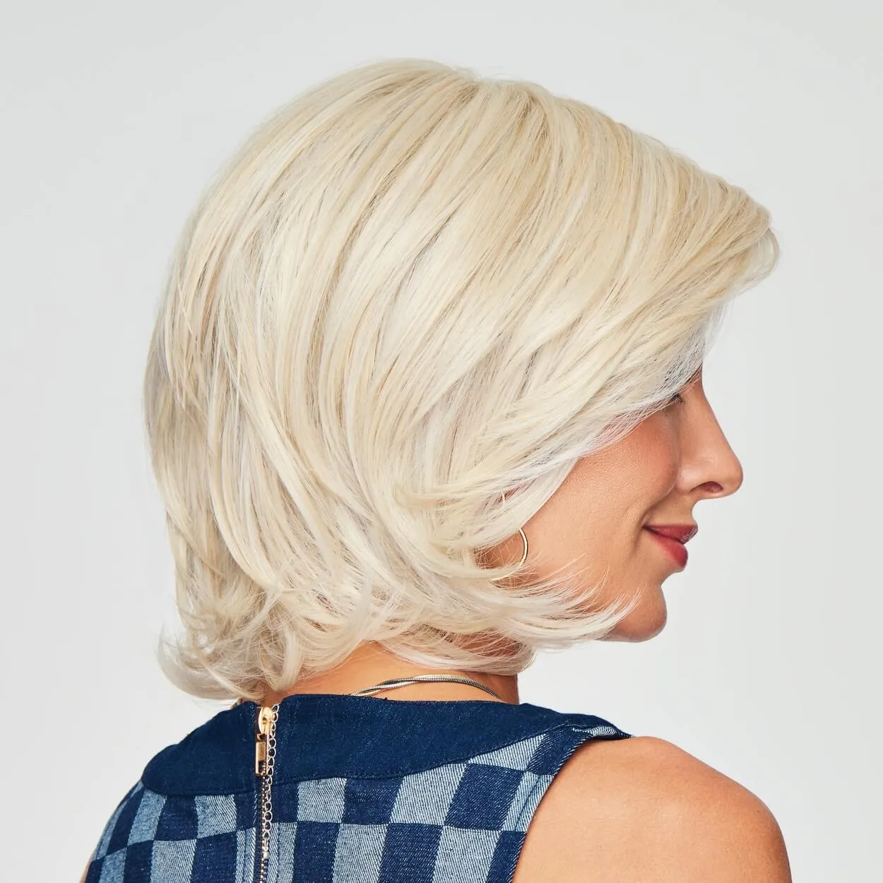 Upstage Large by Raquel Welch (100% Hand Tied Lace Front-Mono Top Wig)
