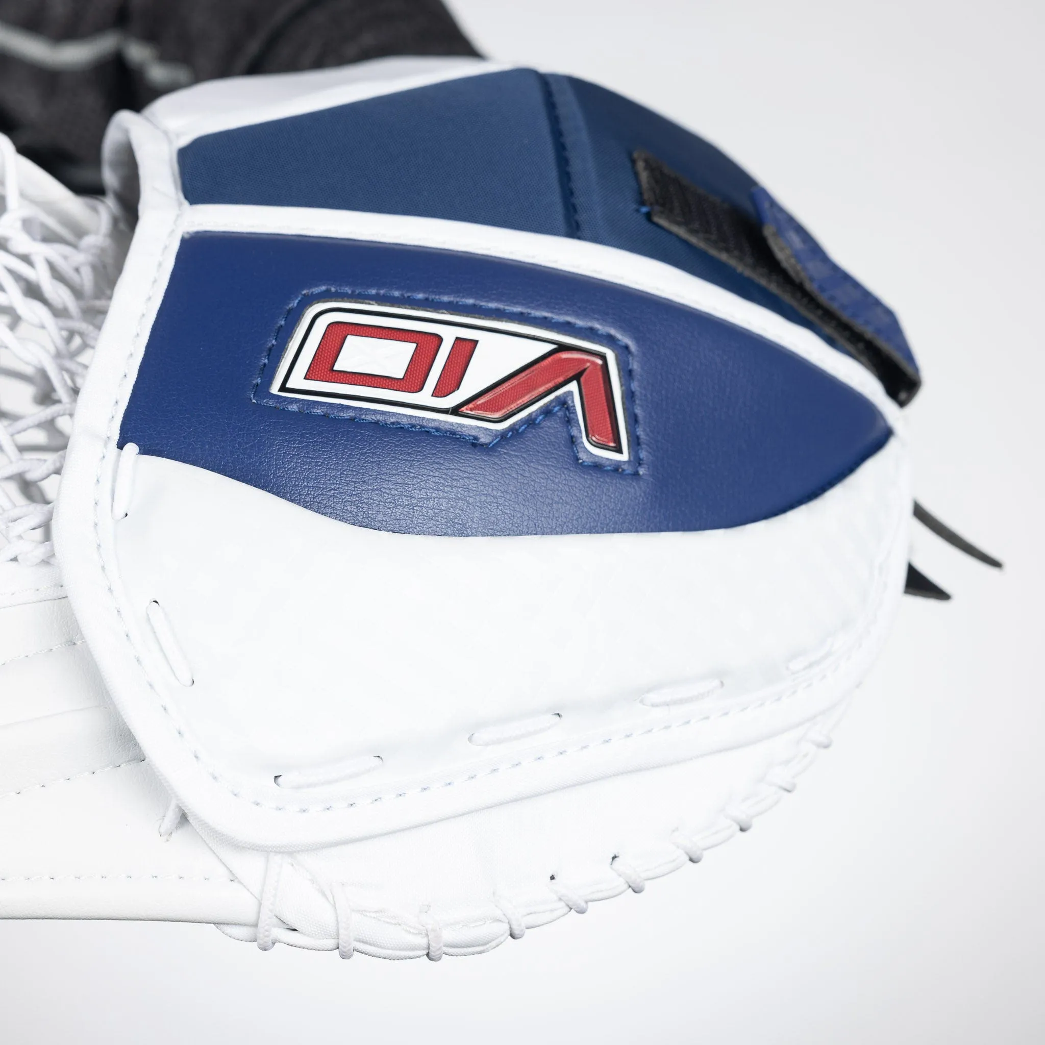 Vaughn Velocity V10 Intermediate Goalie Catcher