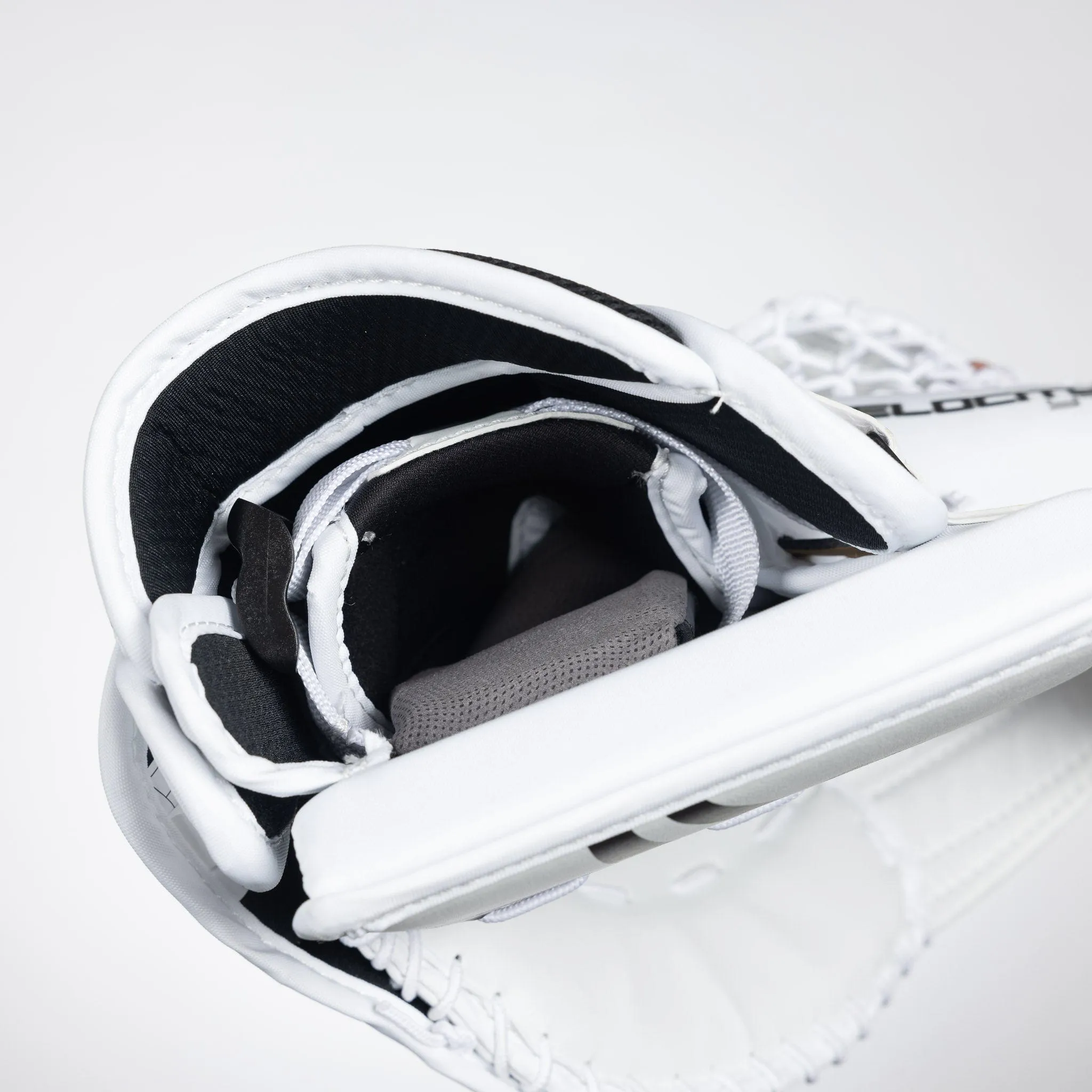 Vaughn Velocity V10 Youth Goalie Catcher