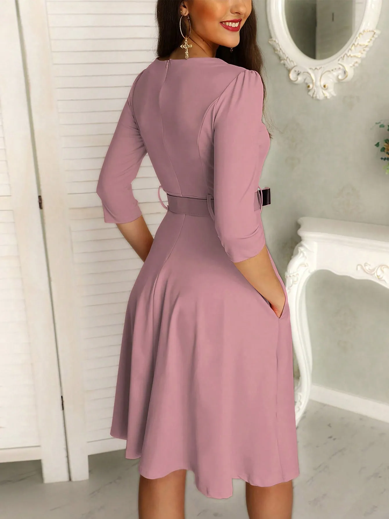 Vestido midi ajustado con cremallera y cinturón