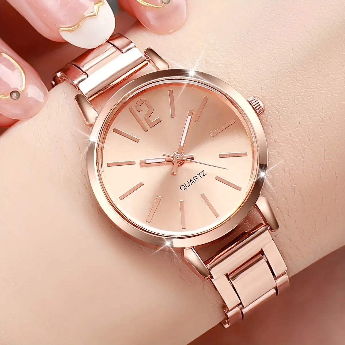 Women's Steel Strap Quartz Wrist Watch