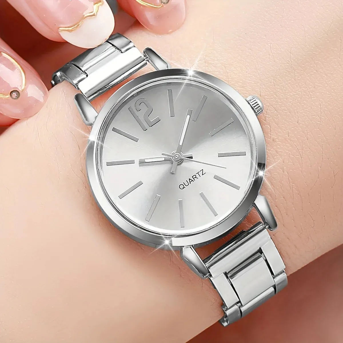 Women's Steel Strap Quartz Wrist Watch
